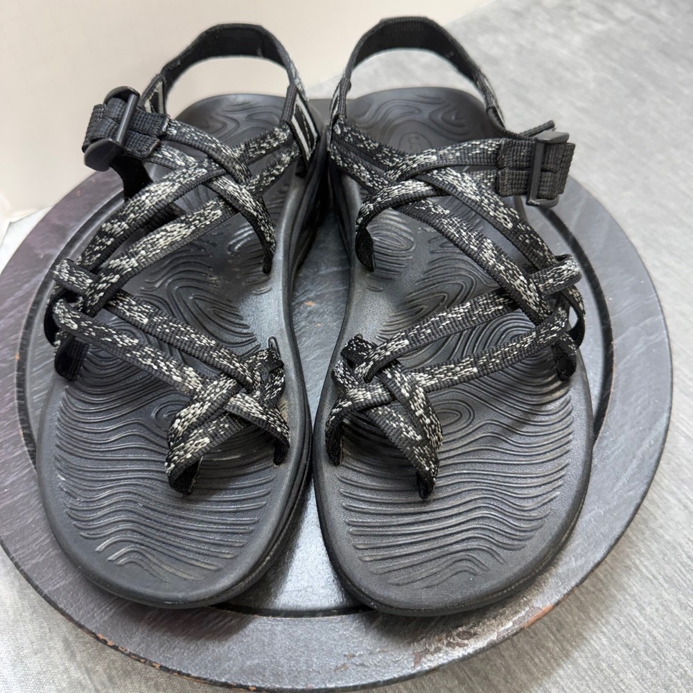 Chaco Z Cloud 2 Womens 9 Black White Double Strap Toe Loop Sport Sandal J105110